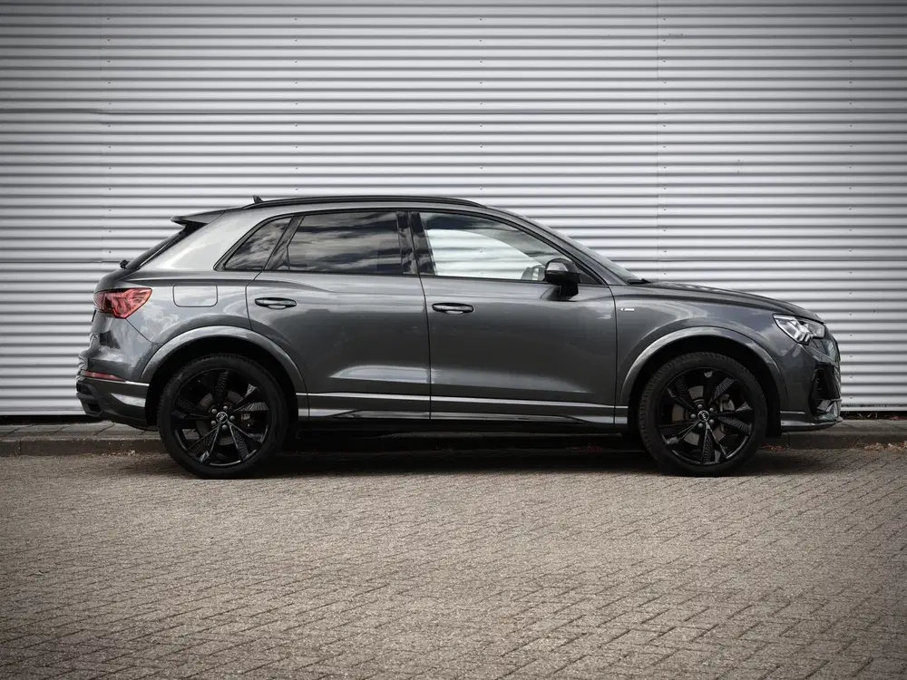 Audi Q3 45 TFSI e S edition uit 2023, foto 13