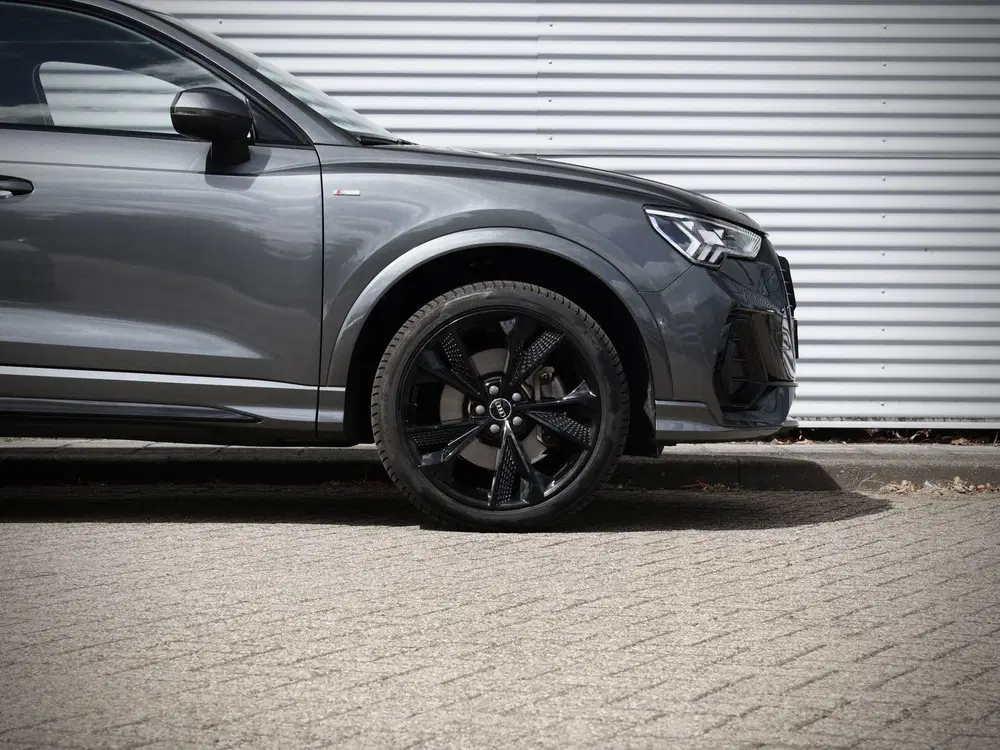 Audi Q3 45 TFSI e S edition uit 2023, foto 14