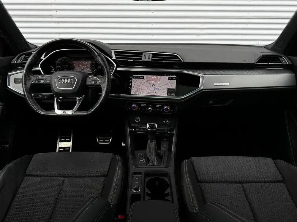 Audi Q3 45 TFSI e S edition uit 2023, foto 16