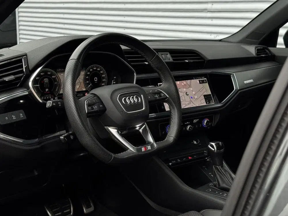 Audi Q3 45 TFSI e S edition uit 2023, foto 5