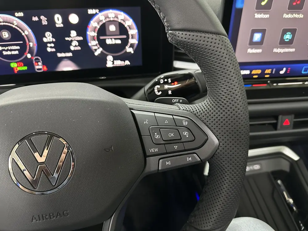 Volkswagen T-Roc 1.5 eTsi R-Line First Edition | Trekhaak | uit 2026, foto 11