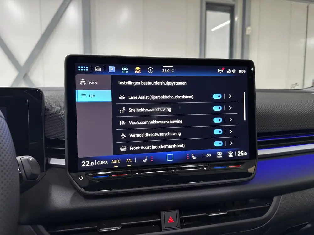 Volkswagen T-Roc 1.5 eTsi R-Line First Edition | Trekhaak | uit 2026, foto 19
