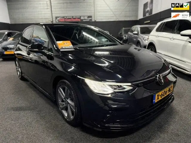 Volkswagen Golf 1.5 eTSI R-Line uit 2024