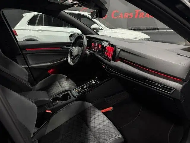 Volkswagen Golf 1.5 eTSI R-Line uit 2024, foto 16