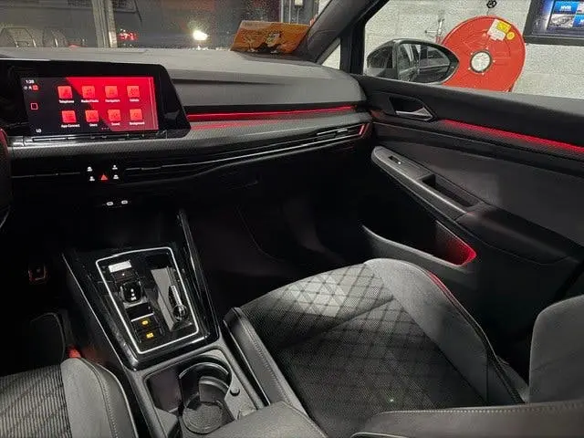 Volkswagen Golf 1.5 eTSI R-Line uit 2024, foto 20