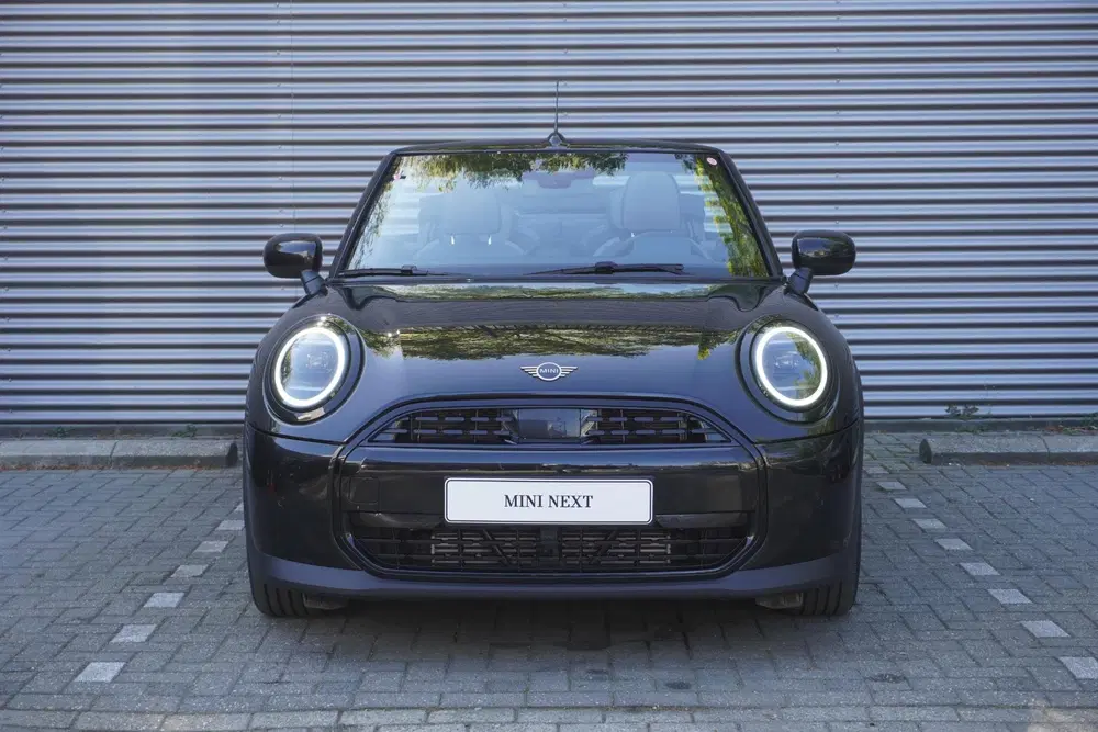 Mini Cabrio Cooper C Classic Uitvoering uit 2025, foto 3