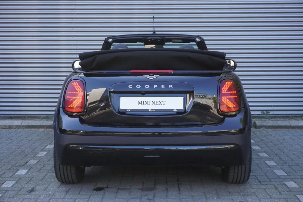 Mini Cabrio Cooper C Classic Uitvoering uit 2025, foto 5