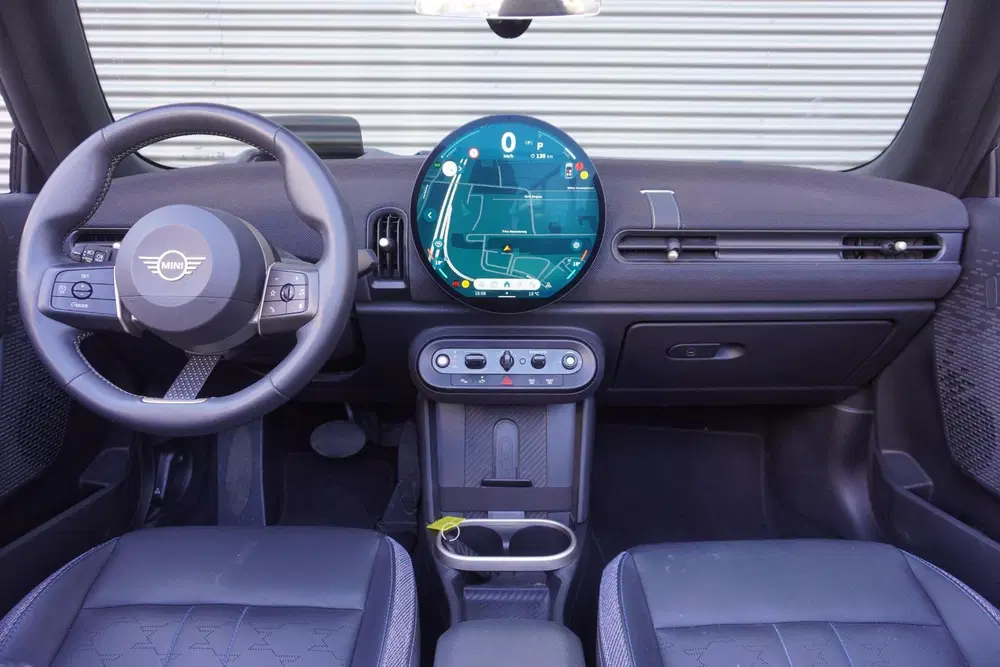 Mini Cabrio Cooper C Classic Uitvoering uit 2025, foto 9