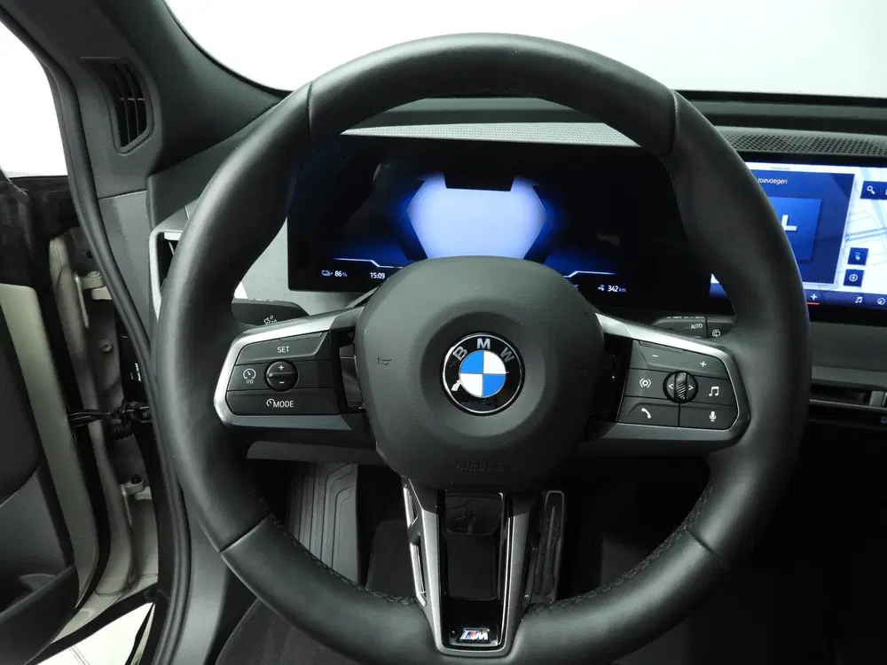 BMW iX xDrive45 uit 2026, foto 11