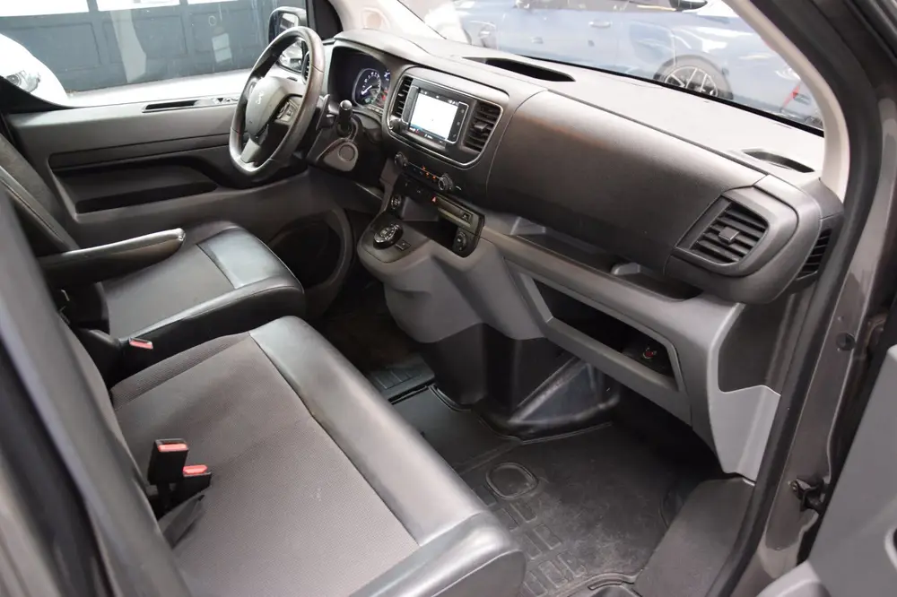 Peugeot Expert 2.0 BlueHDI 180 Compact Urban Aut. uit 2020, foto 3