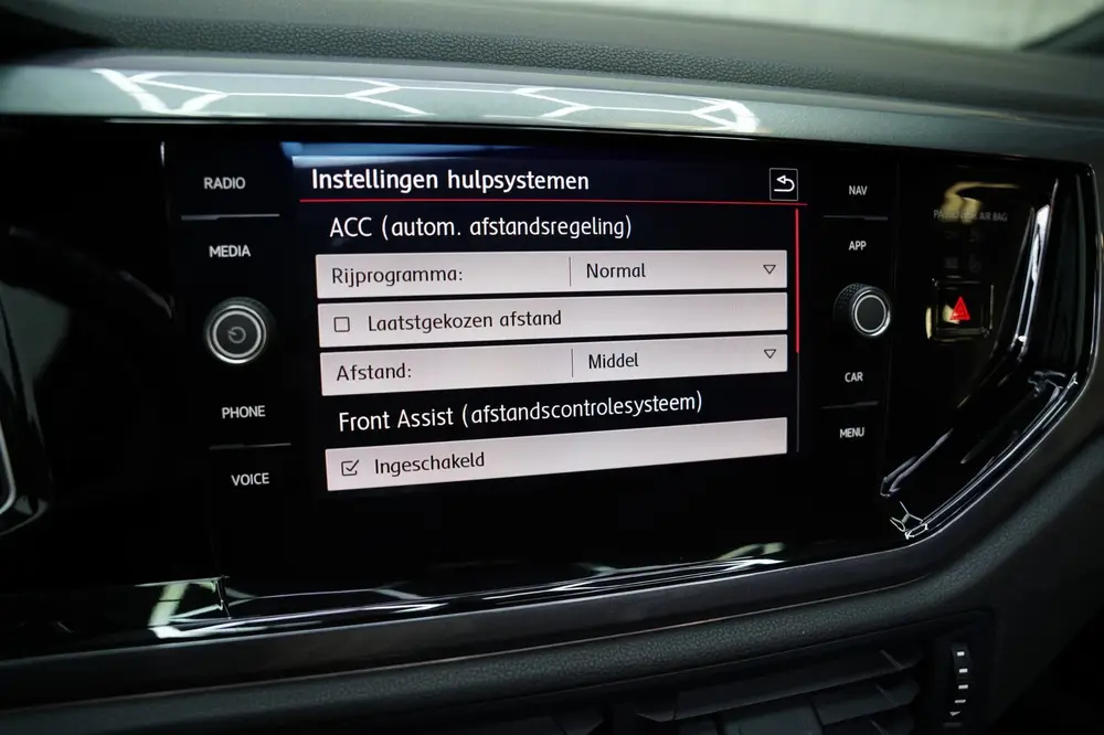 Volkswagen Polo 2.0 TSI GTI PANO VIRTUAL CAMERA ACC CARPLAY uit 2019, foto 19