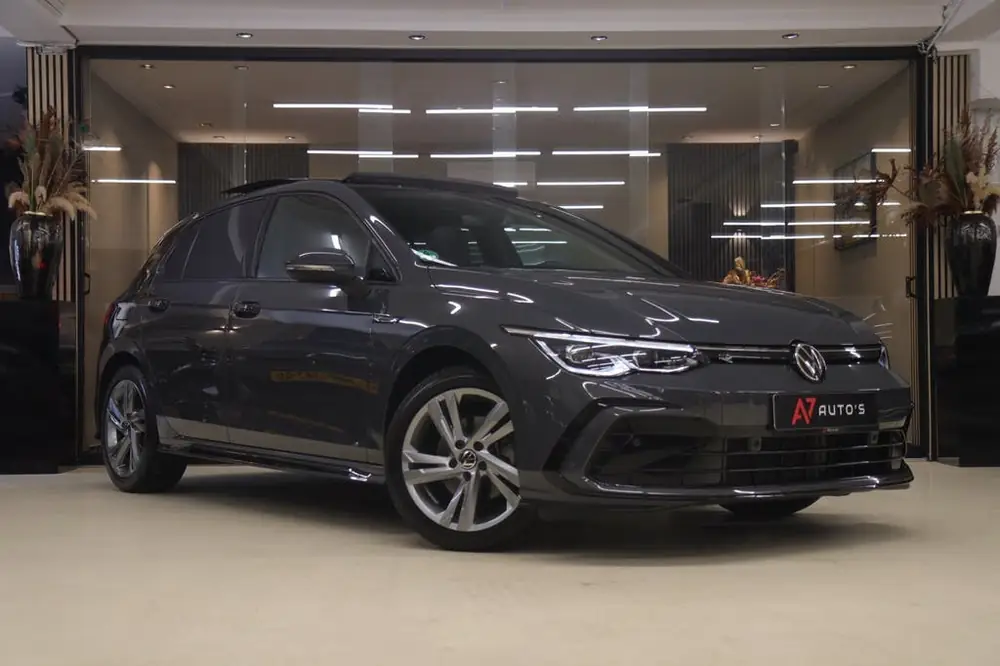Volkswagen Golf 1.5 eTSI R-Line PANO/CAM/CARPLAY/KEYLES/IQ/A uit 2022, foto 3