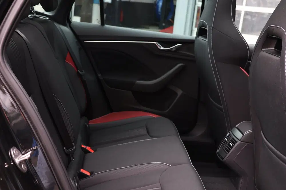 Skoda Kamiq 1.0 TSI Monte Carlo Panoramadak Camera Tre uit 2022, foto 16