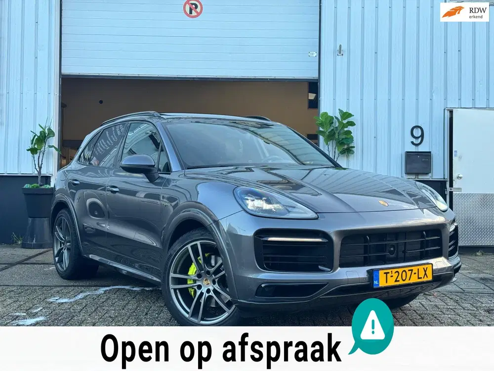 Porsche Cayenne 3.0 E-HYBRID uit 2021