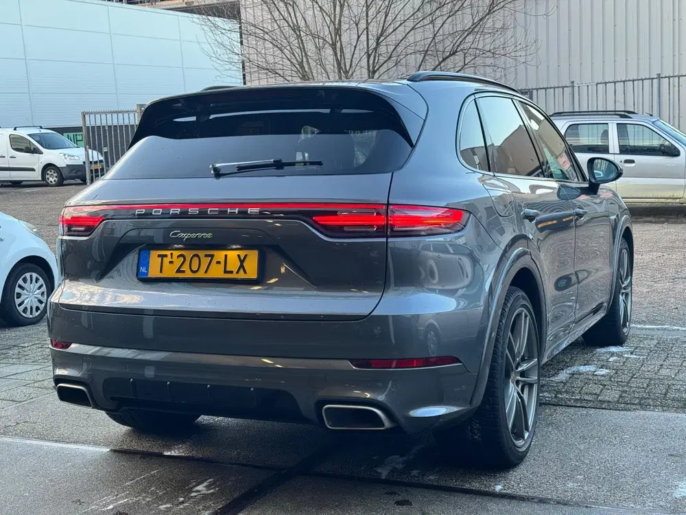 Porsche Cayenne 3.0 E-HYBRID uit 2021, foto 11