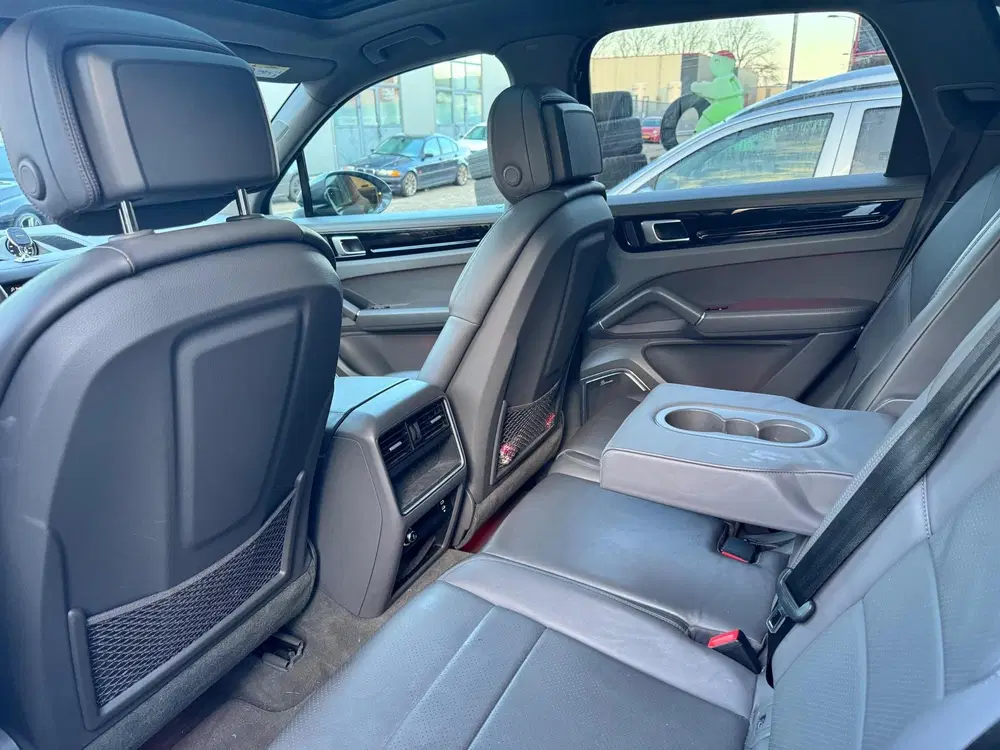 Porsche Cayenne 3.0 E-HYBRID uit 2021, foto 18