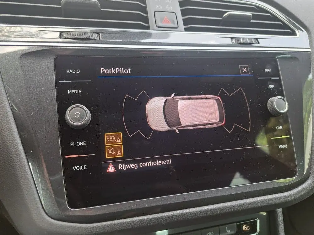 Volkswagen TIGUAN 1.5 TSI 150 Pk ACT R-Line Highline Panodak uit 2019, foto 9