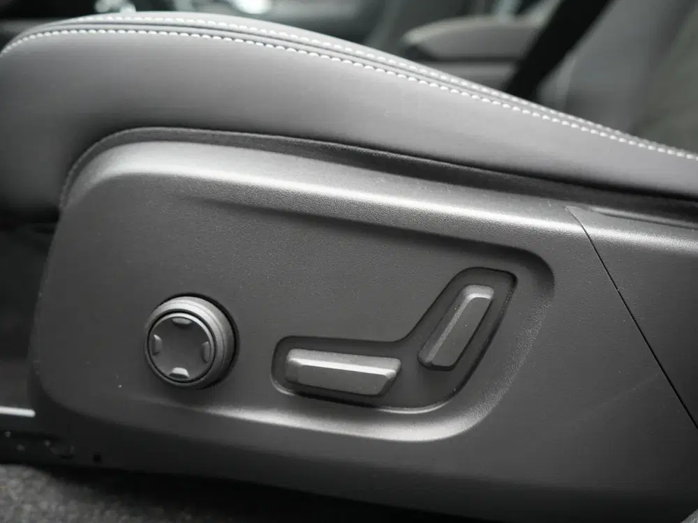 Volvo XC40 Recharge Ultimate 69 kWh 232pk Dealer O.H. uit 2023, foto 10