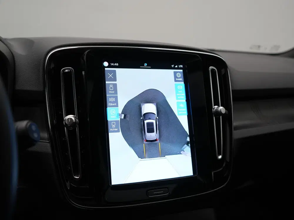 Volvo XC40 Recharge Ultimate 69 kWh 232pk Dealer O.H. uit 2023, foto 12