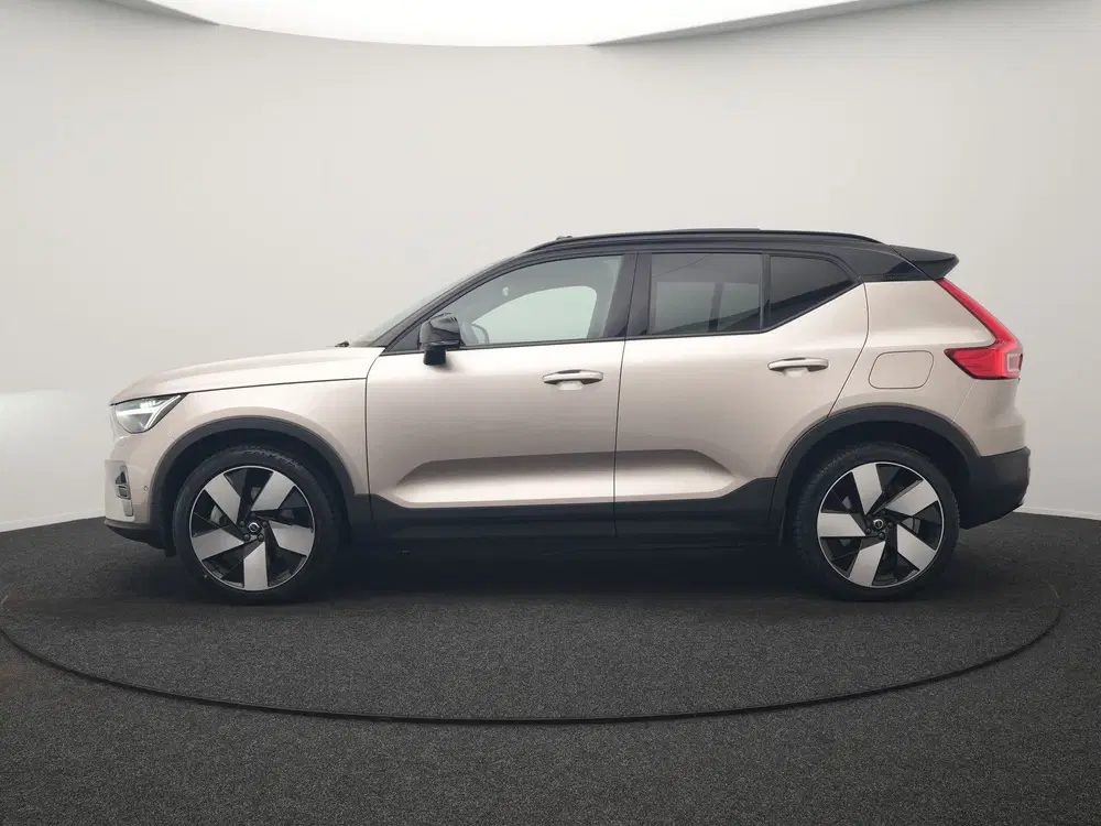 Volvo XC40 Recharge Ultimate 69 kWh 232pk Dealer O.H. uit 2023, foto 2