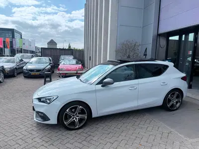 SEAT Leon 1.5 eTSI FR VOL OPTIES NAP PANO CARPLAY NI uit 2021