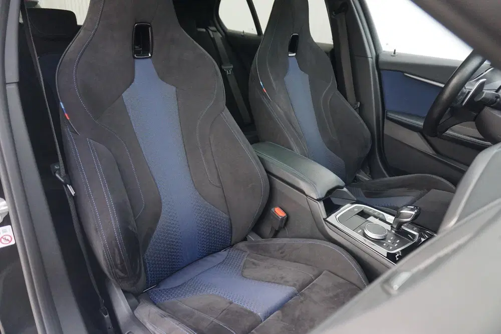BMW 1-serie 5-deurs M135i xDrive uit 2020, foto 8