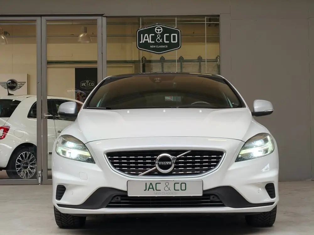 Volvo V40 1.5 T3 Automaat R-Design Harman Kardon uit 2019, foto 11