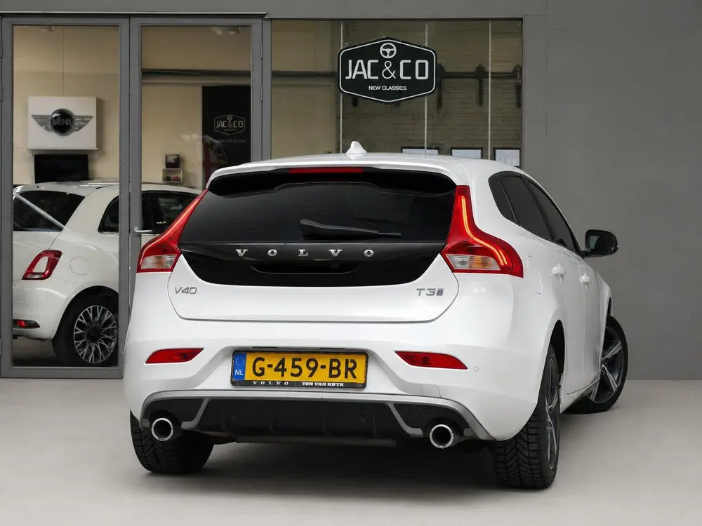 Volvo V40 1.5 T3 Automaat R-Design Harman Kardon uit 2019, foto 12