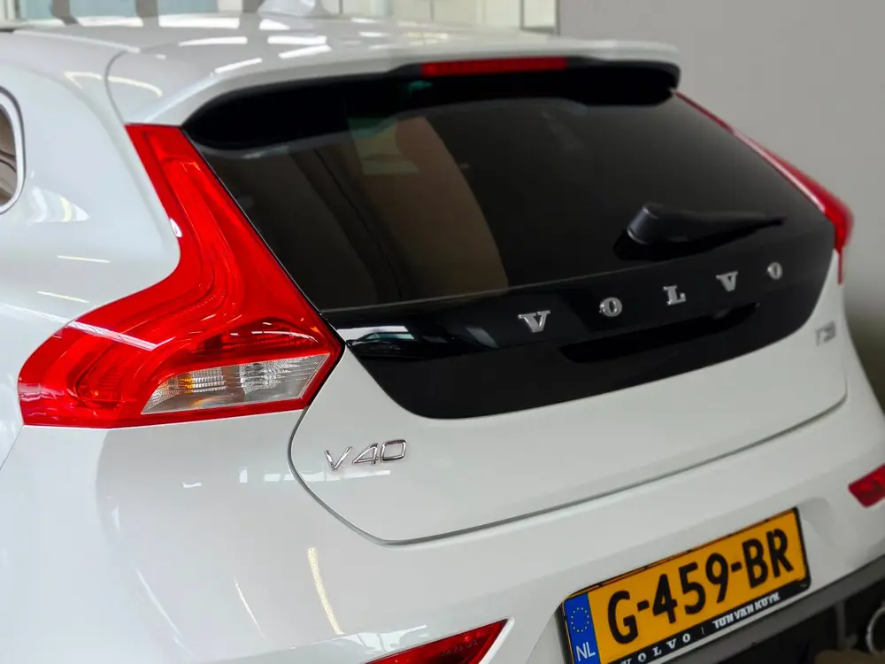 Volvo V40 1.5 T3 Automaat R-Design Harman Kardon uit 2019, foto 13