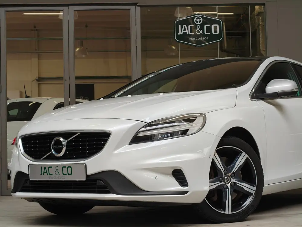 Volvo V40 1.5 T3 Automaat R-Design Harman Kardon uit 2019, foto 4