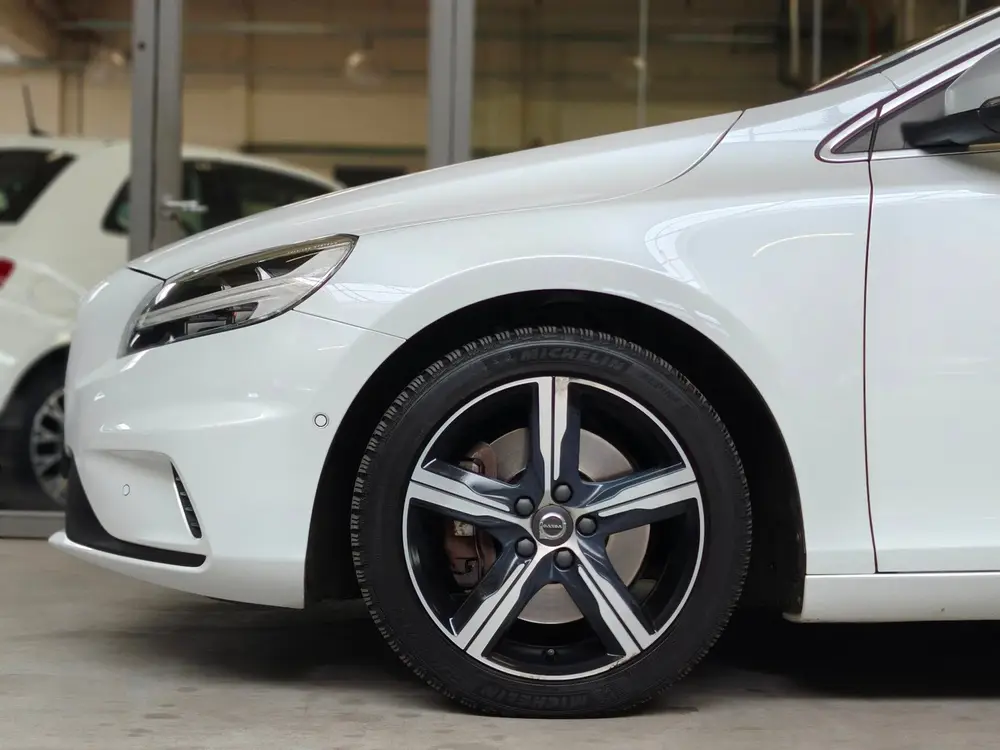 Volvo V40 1.5 T3 Automaat R-Design Harman Kardon uit 2019, foto 6
