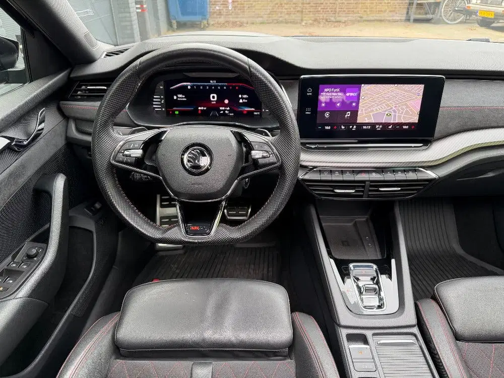 Skoda Octavia RS Combi 2.0 TSI DSG 245PK PANO HUD KEYLES uit 2021, foto 11