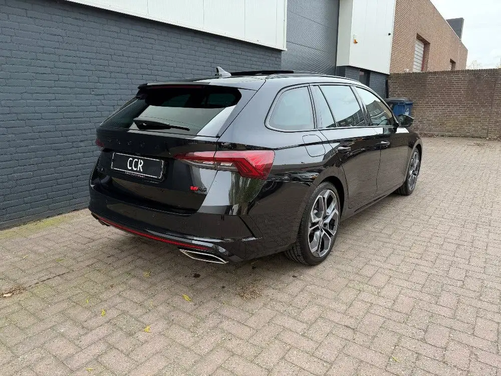 Skoda Octavia RS Combi 2.0 TSI DSG 245PK PANO HUD KEYLES uit 2021, foto 3