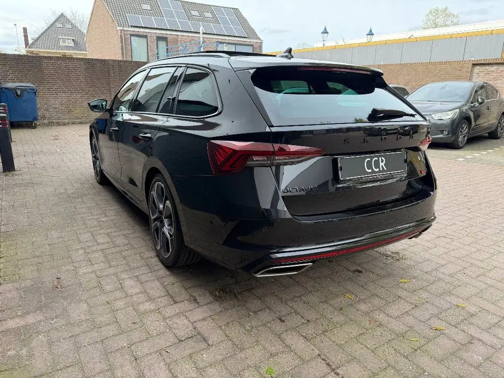 Skoda Octavia RS Combi 2.0 TSI DSG 245PK PANO HUD KEYLES uit 2021, foto 4