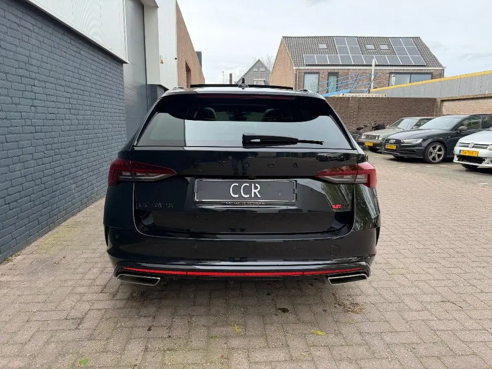 Skoda Octavia RS Combi 2.0 TSI DSG 245PK PANO HUD KEYLES uit 2021, foto 6