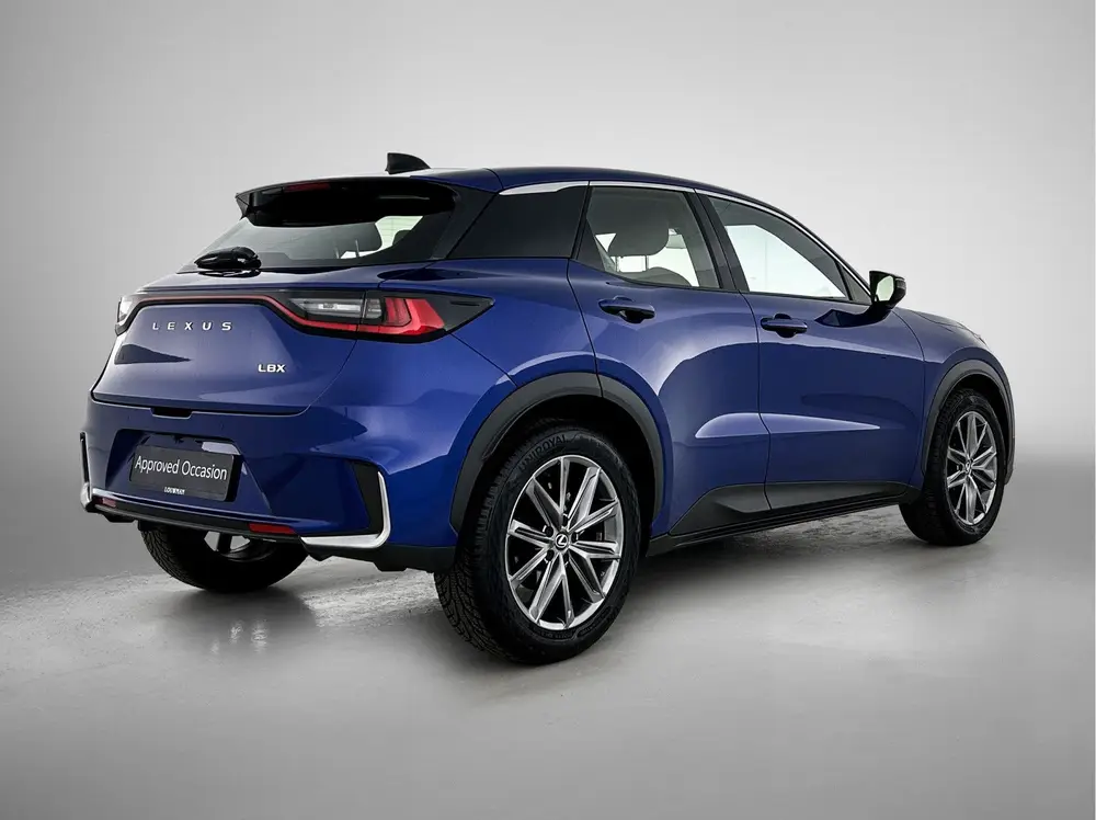 Lexus LBX Relax 2WD uit 2024, foto 2