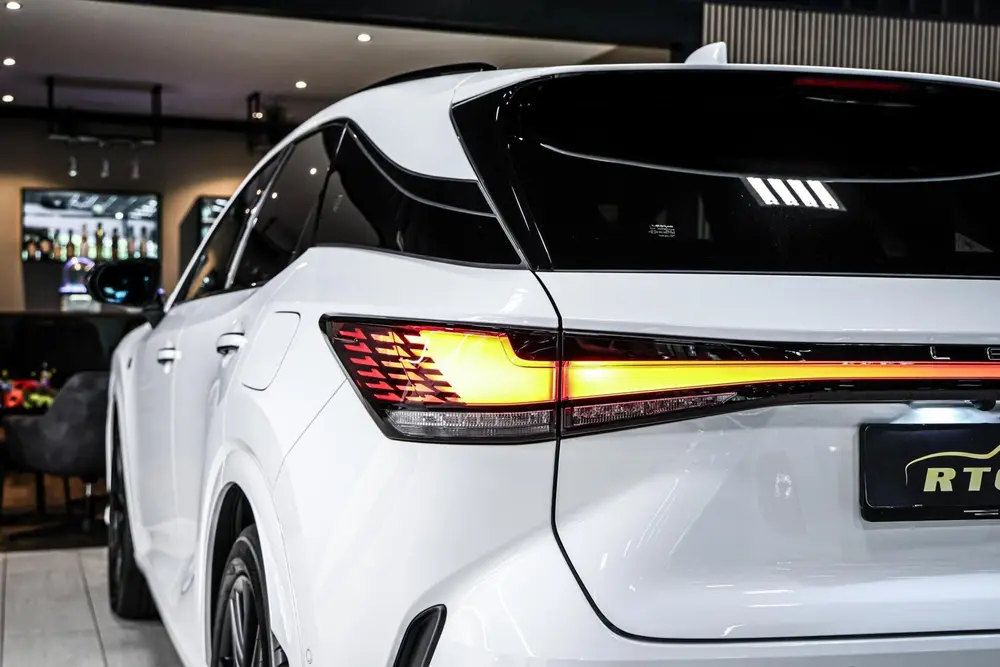 Lexus RX 500h F Sport Line uit 2023, foto 14