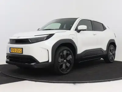 Toyota Urban Cruiser Executive 61 kWh I Navigatie I 360 grad uit 2026