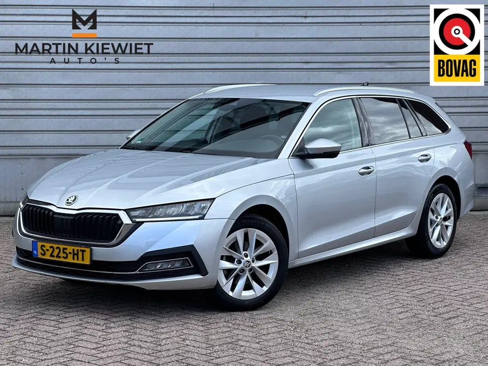 Skoda Octavia 1.5 e-TSI Business Edition Plus uit 2022