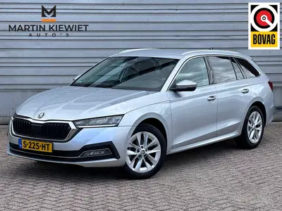 Skoda Octavia 1.5 e-TSI Business Edition Plus uit 2022