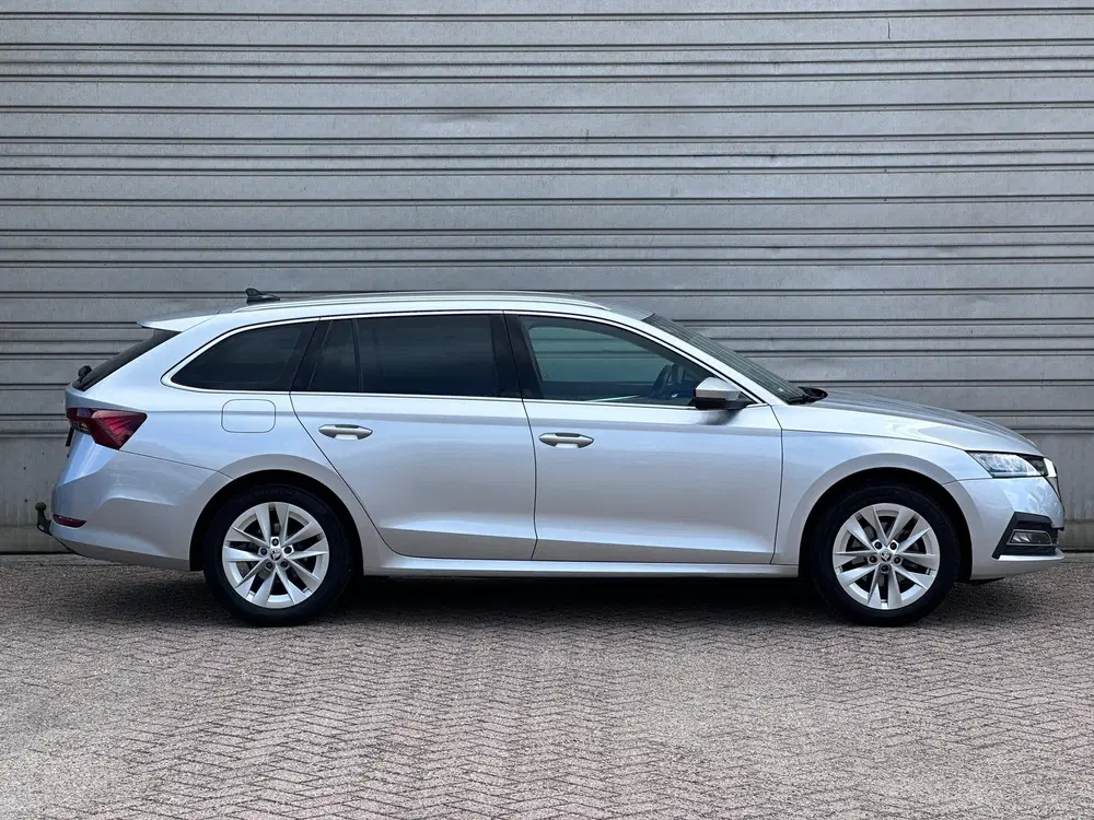 Skoda Octavia 1.5 e-TSI Business Edition Plus uit 2022, foto 19
