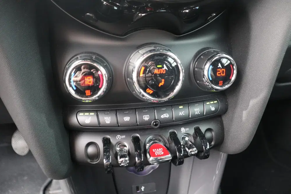 Mini One One uit 2020, foto 10