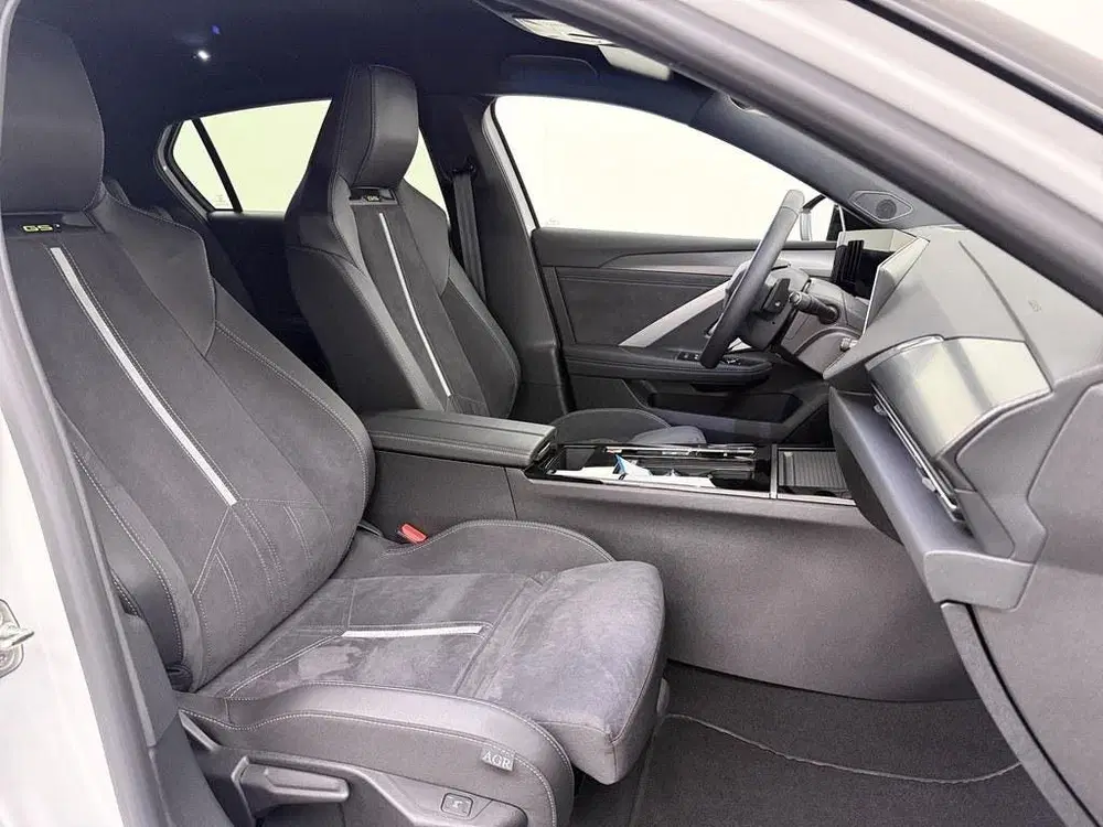 Opel Astra 1.6 Turbo Plug In Hybrid GSe 225pk Hud uit 2025, foto 4