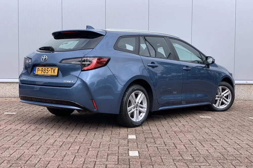 Toyota Corolla 1.8 Hybrid Active uit 2022, foto 2