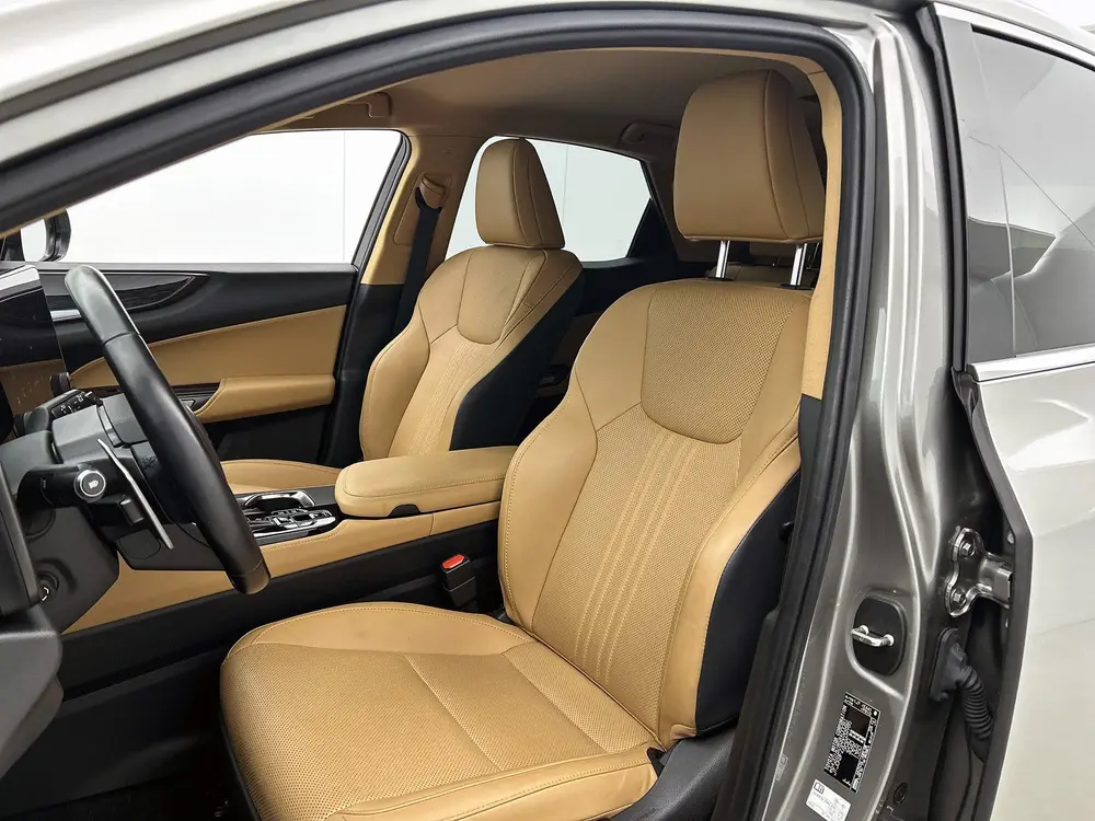 Lexus NX 450h+ AWD Luxury Line uit 2024, foto 15
