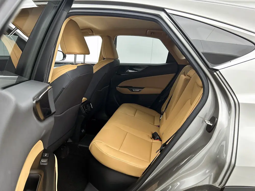 Lexus NX 450h+ AWD Luxury Line uit 2024, foto 16