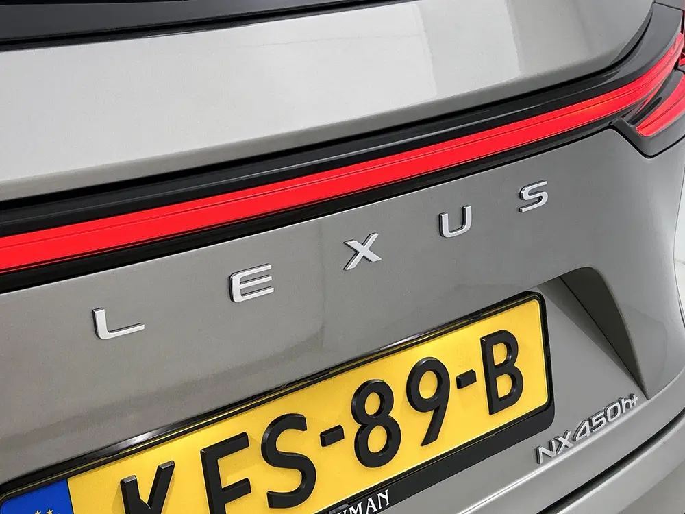 Lexus NX 450h+ AWD Luxury Line uit 2024, foto 19