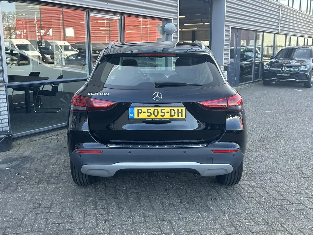Mercedes-Benz GLA 180 Business Solution uit 2022, foto 20
