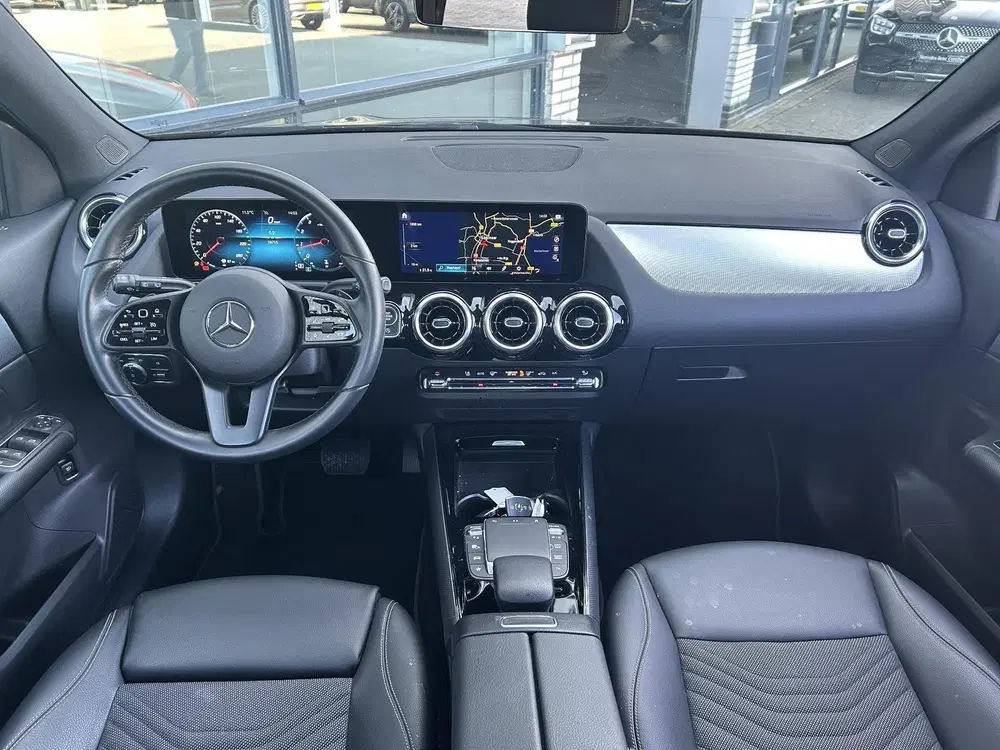 Mercedes-Benz GLA 180 Business Solution uit 2022, foto 5