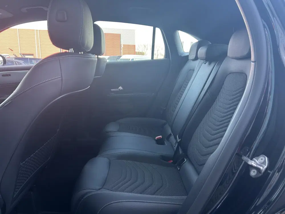Mercedes-Benz GLA 180 Business Solution uit 2022, foto 7